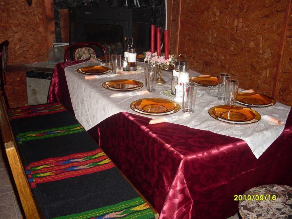 Veselata Guest House Долна-Баня Экстерьер фото