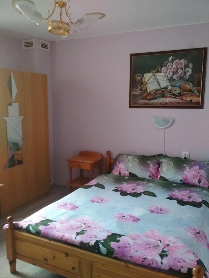 Veselata Guest House Долна-Баня Экстерьер фото